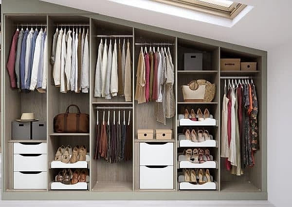 Tidy wardrobe space with Hush's fitted wardrobes